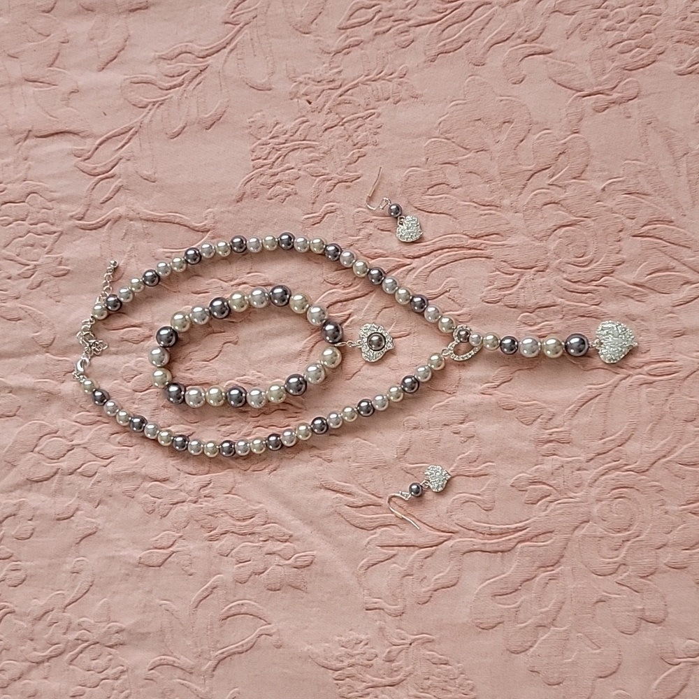 Avon necklace